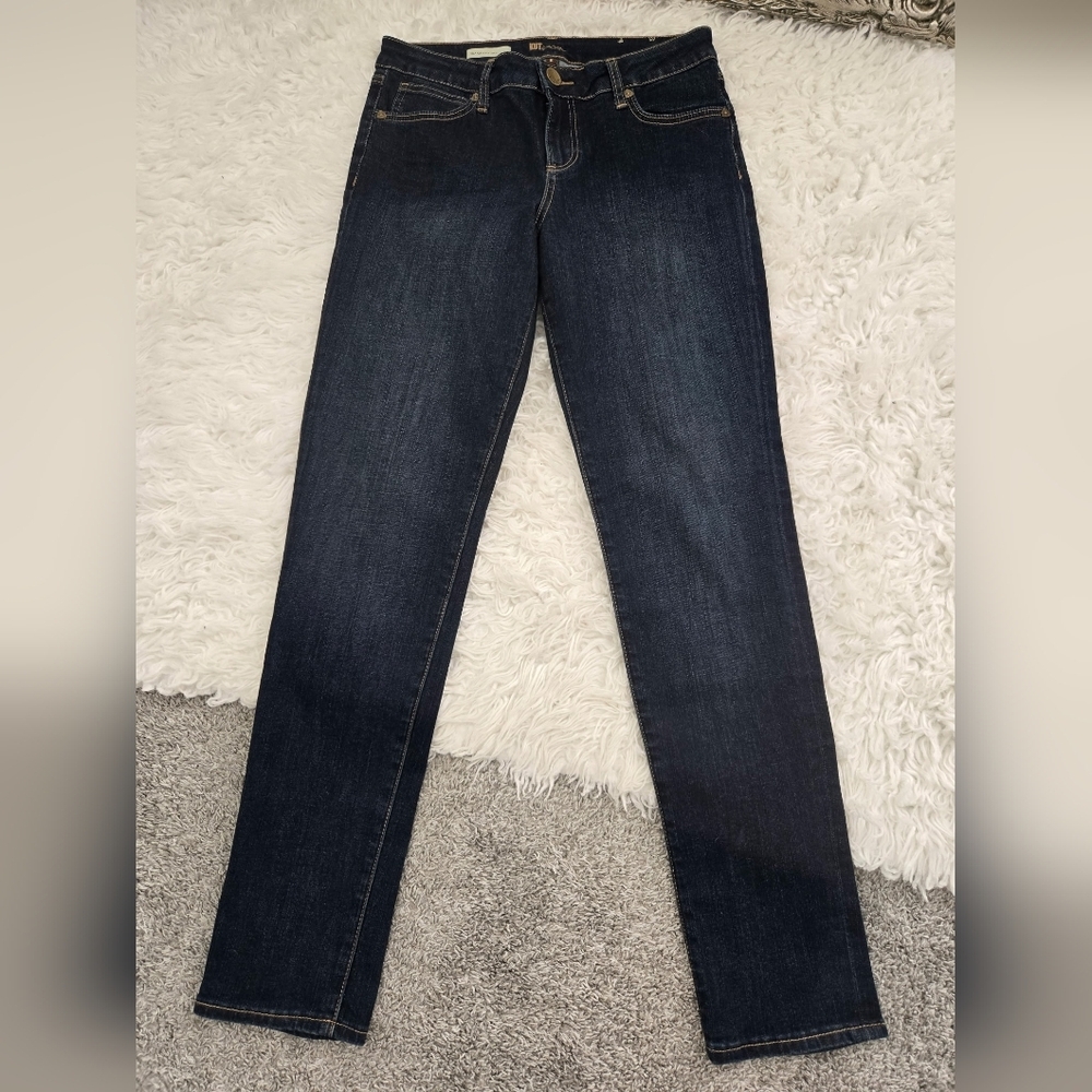 KUT from the Kloth Diana Kurvy Skinny Jeans Dark Wash. Size 8. Good preowned con